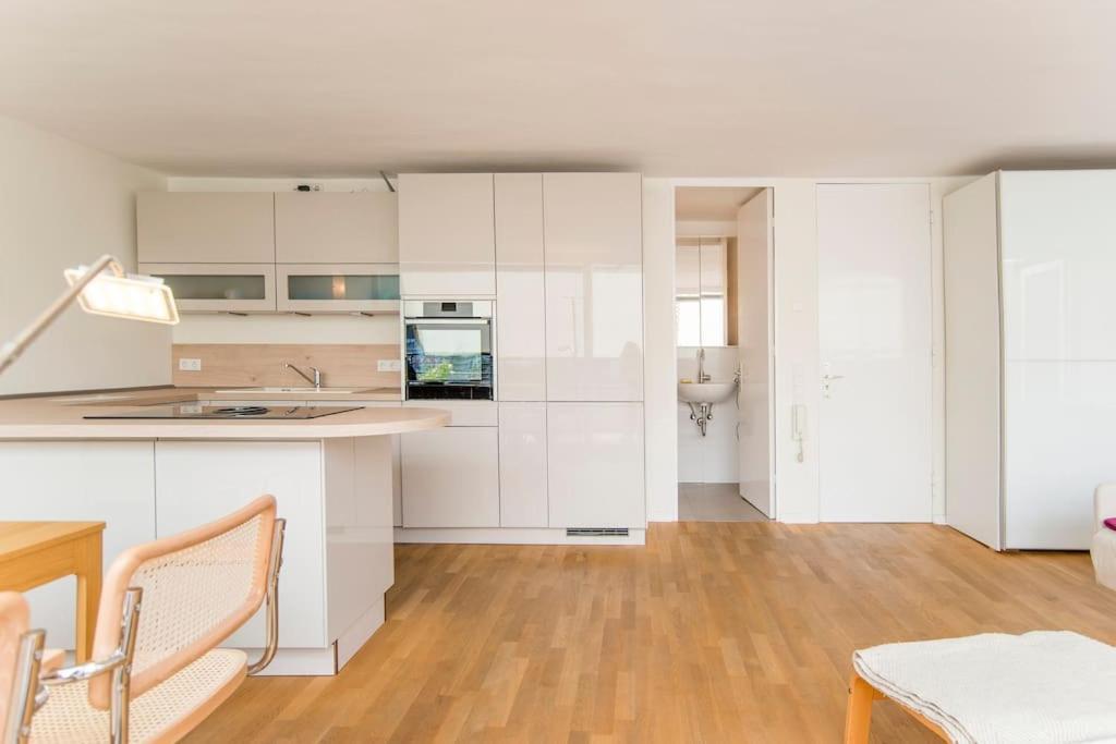 Apartment Modernes, Sonniges Im Herzen Von *